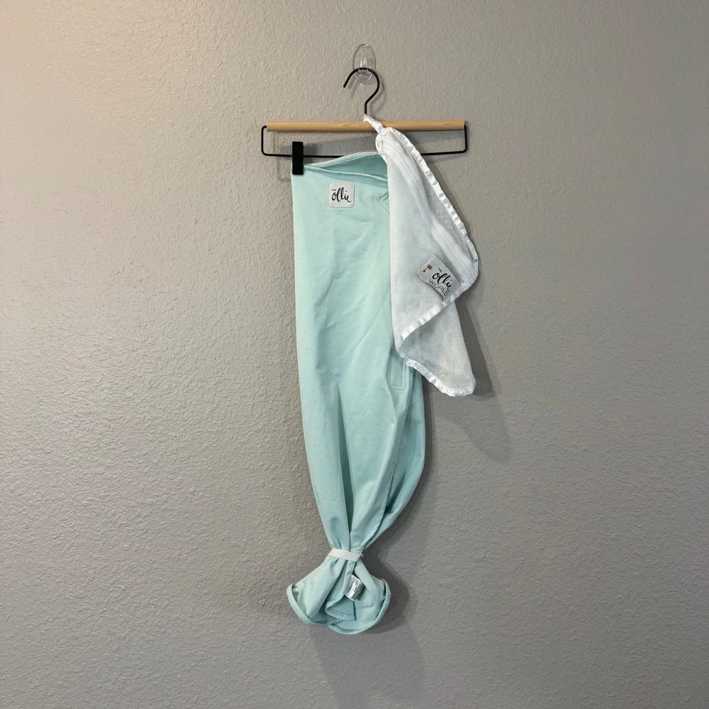 The Ollie World Mint Green Moisture Wicking Swaddle Wrap With Mesh Bag
